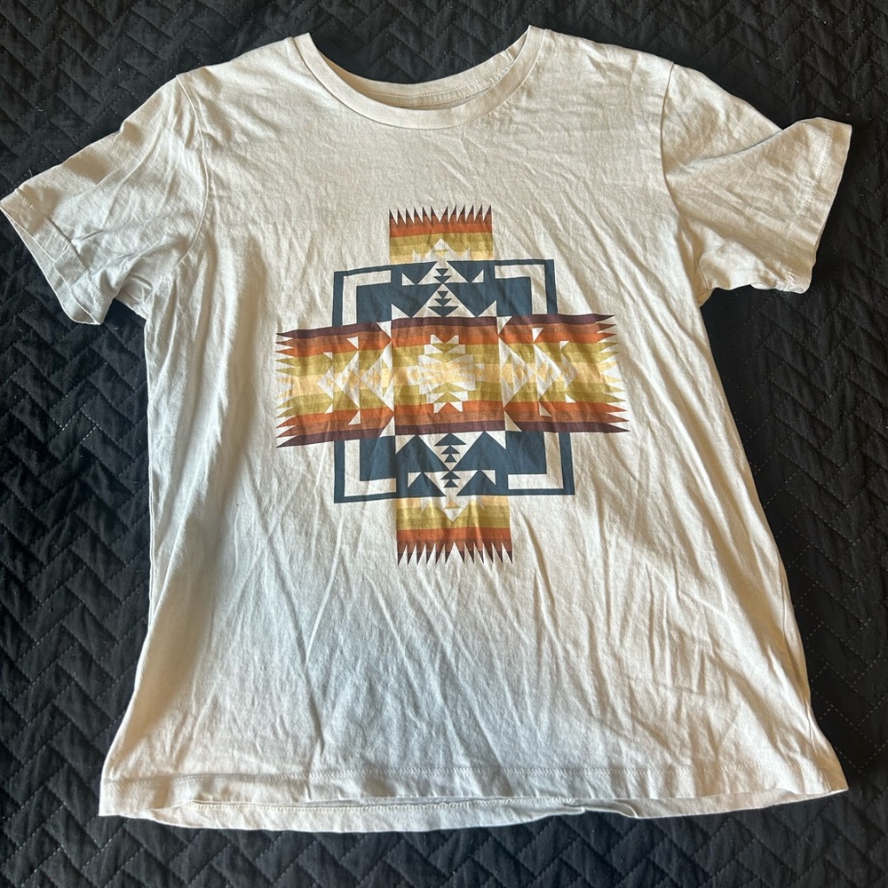 Pendleton t-shirt size medium